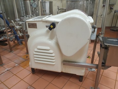 Refurbished 2012 APV Gaulin type K6 3PS Two Stage Homogeniser Serial Number 24864/092012 Flow Rated 1500 litre per hour - 2