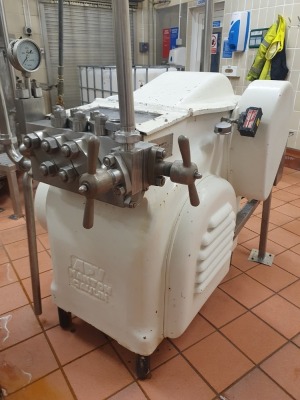 Refurbished 2012 APV Gaulin type K6 3PS Two Stage Homogeniser Serial Number 24864/092012 Flow Rated 1500 litre per hour - 7