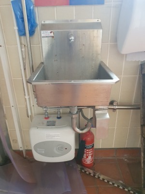 Stainless Steel Knee Operated Sink with Dispensers and Redring Water Heater