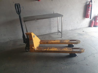 2000Kg Pallet Truck