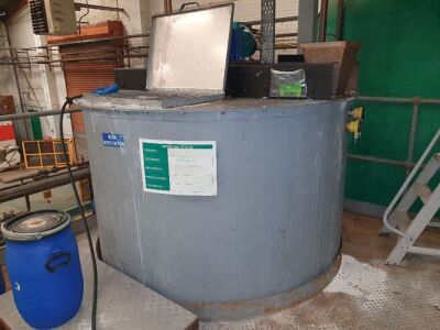 Stainless Steel Vertcial Cylindrical Single Skin Mix Tank with Coned Base - 4