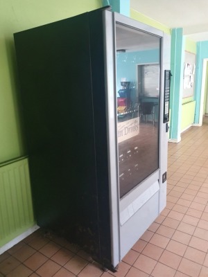 Refrigerated Vending Machine - 3