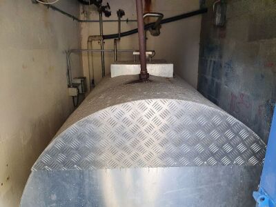 1,500 Litre Stainless Steel Insulated Horizontal Tank - 2