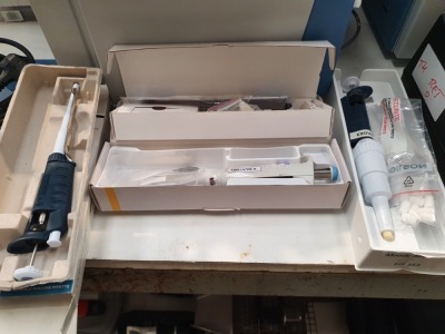 4 off Assorted Gilson and Lab Pro Pipettes