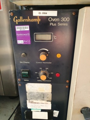 Gallenkamp Oven 300 Plus Series Benchtop Incubator - 2