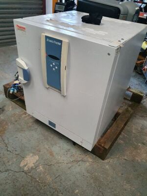 Thermo Electro Industries type Stabilitherm 42754000 Incubator