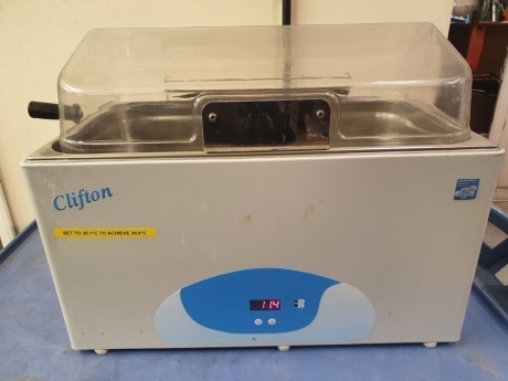 Clifton Hot Water Bath