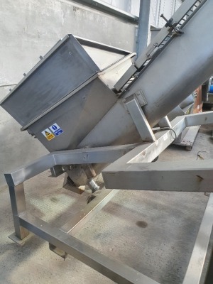Incline Portable Screw Conveyor W 850mm x L 1600mm x H 830mm Discharge Height 2600mm - 2