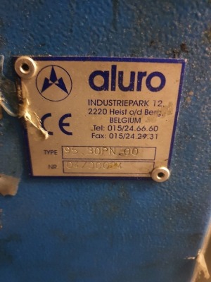 2 x Aluro Type 95.30PN.00 Corner Crimper S/N 04/00024 with variuos knives for Reynaers systems - 4
