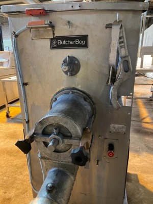 Butcher Boy Mincer Grinder Model KB5 S/N 02-08-98 - 2