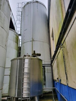 Blackwater 25,000 Gallon Stainless Steel Insulated and Partial Jacketed Silo with Agitator - 2