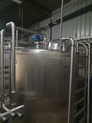 Stainless Steel Vertical Cylindrical Insulated Jacketed and Agitated 2000 Litre Mix Tank - 2500mm x 1500mm Diameter - 5