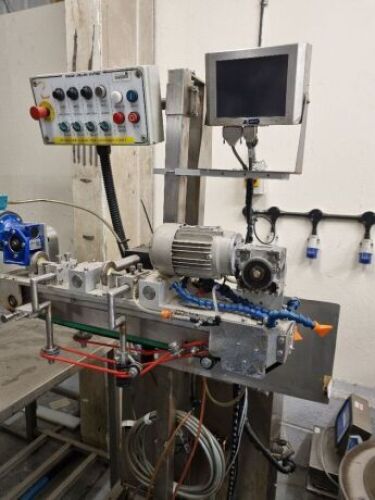 Graham Labelling Systems Model 300-25 overhead labeller with Ice Zodiac ...