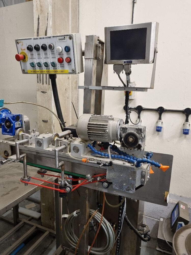 Graham Labelling Systems Model 300-25 overhead labeller with Ice Zodiac ...