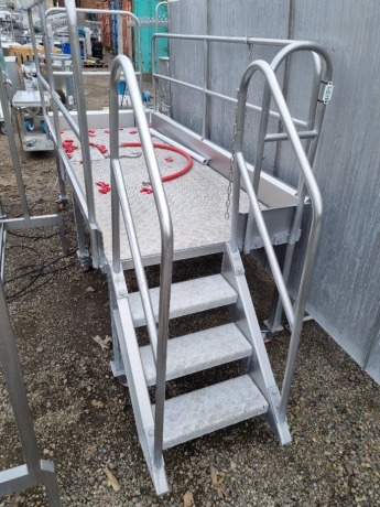 Stainless Steel Mobile 4 Tread Gantry Platform