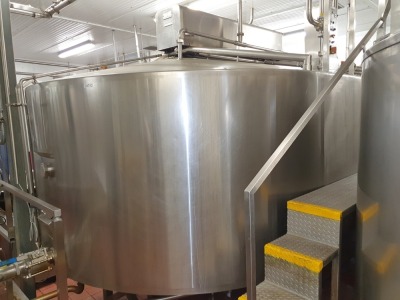 18,000 Litre Stainless Steel Cheese Vat Enclosed with Cutters & Stirrers Dimension 4800 mm x 3200 mm x 2700 mm High