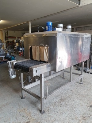 Yorkshire Packaging Systems type 160 Stainless Steel Shrinkwrapper and Heat Tunnel - 21 Bottles in 3 x 2 Format - 2