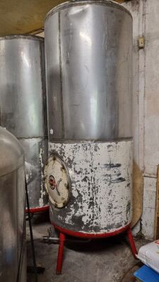 Stainless Steel Vertical Tank Circa 1,400 Litre Capacity