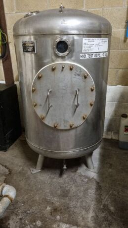180 Gallon Stainless Steel Grundy Tank on 3 Legs