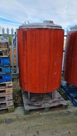 800 Litre Stainless Steel Insulated and Wooden Clad Tank