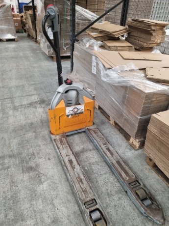 Stihl type EXH12 Electric Pallet Truck with Charger