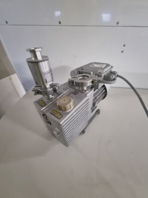 Varian model DS42RVP220V Laboratory Vacuum Pump