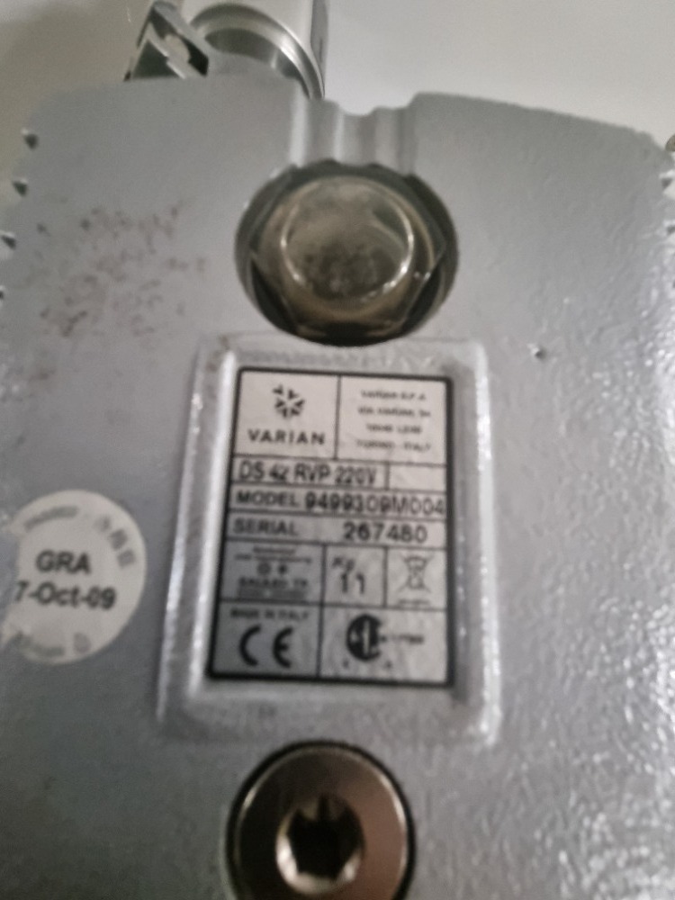 Varian model DS42RVP220V Laboratory Vacuum Pump High Quality Laboratory ...