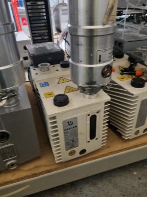 Varian DS602 model 949-9335 Vacuum Pump