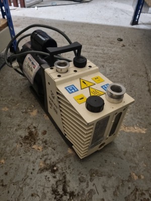 Varian DS102 model SQ396 Vacuum Pump