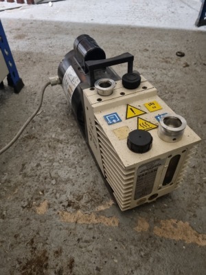 Varian DS102 model 949-9315 Vacuum Pump