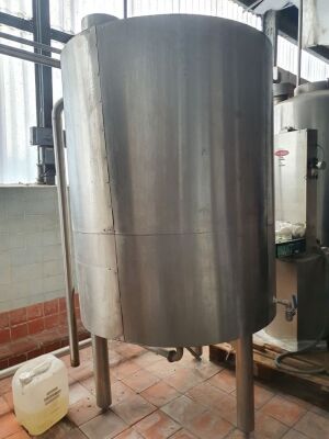 Stainless Steel 300 Gallon Insulated Tank - 2450mm x 1200mm Diameter