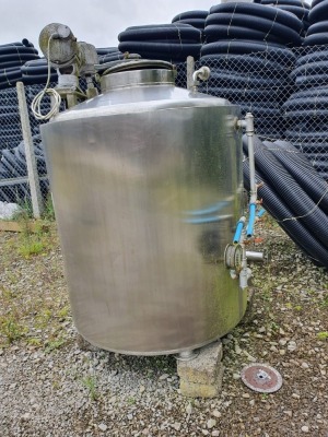 Bailie Engineering 200 Gallon Stainless Steel Vertical Cylindrical Insulated and Jacketed Mix Tank
