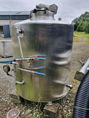 Bailie Engineering 200 Gallon Stainless Steel Vertical Cylindrical Insulated and Jacketed Mix Tank - 2