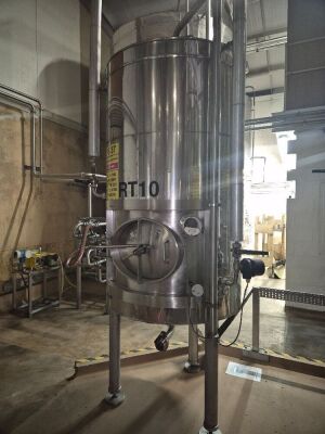 Stainless Steel 1,000 Litre Jacketd & Insulated Tank RT10