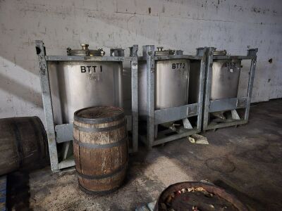 3 x 800 Litre Transit Tank in Forkliftable Frames