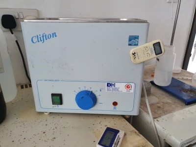 Clifton Hot Water Bath