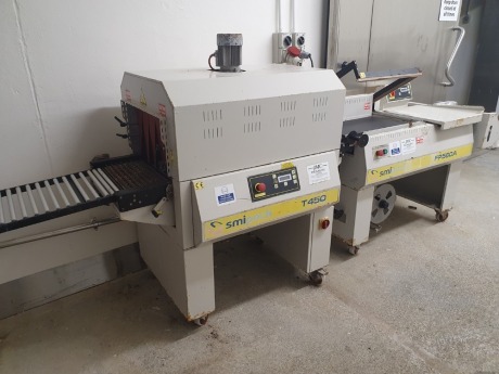 SMI Pack type FP560A Bag Sealer with SMI Pack type T450 Heat Tunnel