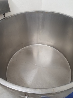Stainless Steel 550 Litre Insulated Tank - 900mm x 1170mm Diameter - 2